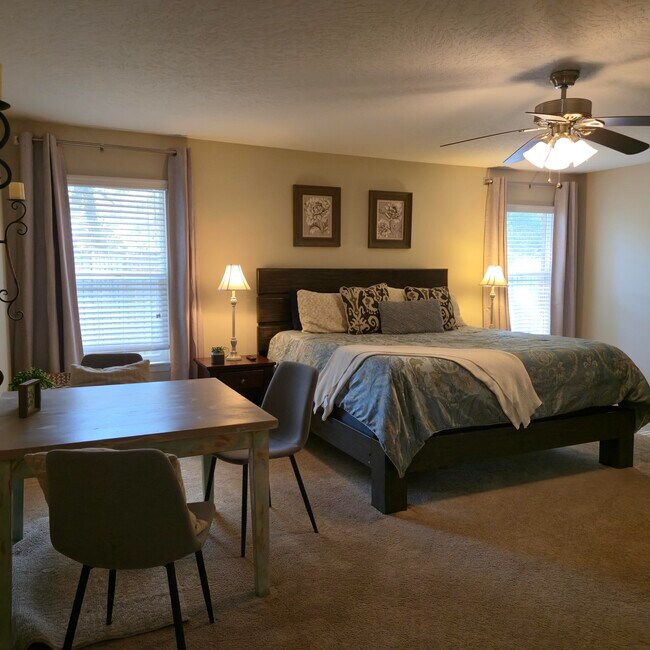 Building Photo - 400 Yancey St