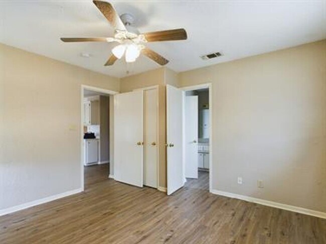 Building Photo - 294 Friendship Ln