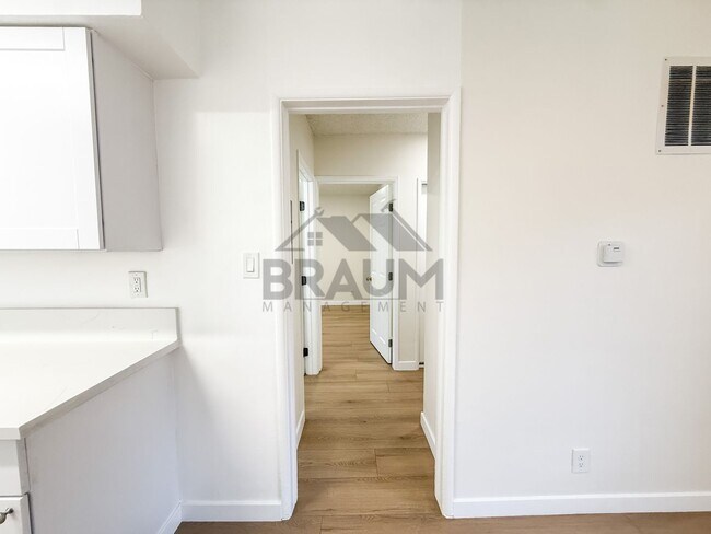 Building Photo - 13129 Oxnard St