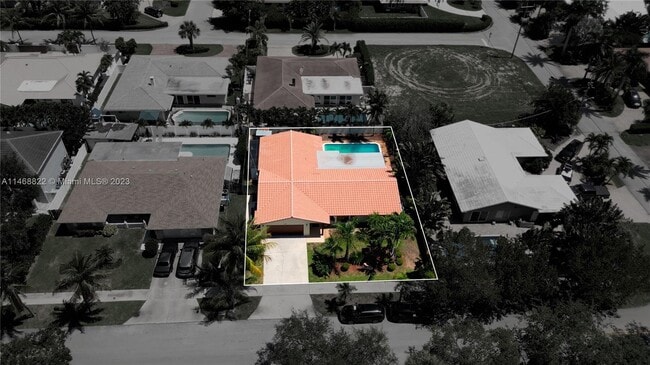 Building Photo - 2509 NE 35th Dr