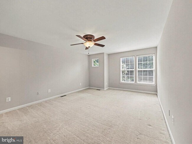 Building Photo - 5641 Eppes Island Pl