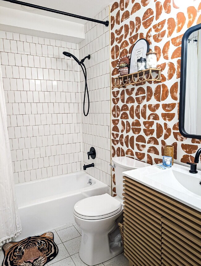 Building Photo - Fully Furnished 2BR/2BA Near USC – Pre-Leasing for January 2027