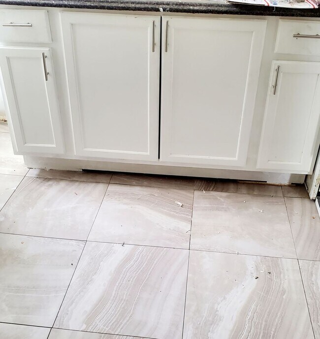 Building Photo - 819 N 64th St