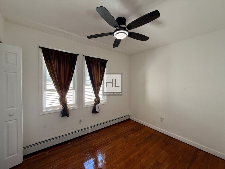 Building Photo - LOCKMAN AVENUE