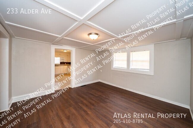 Building Photo - 233 Alder Ave