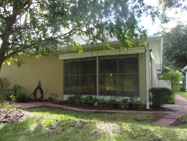 Building Photo - 512 Boxwood Pl
