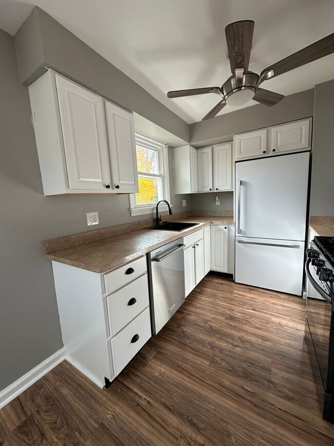 Building Photo - Cozy 2 bedroom 1 bathroom rental