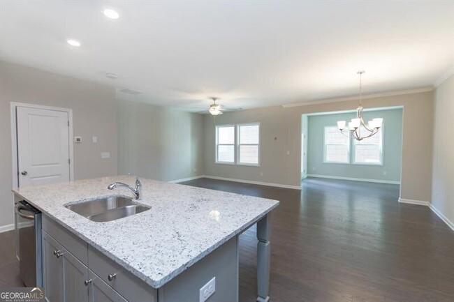 Building Photo - 1626 Lansing Bluff Walk