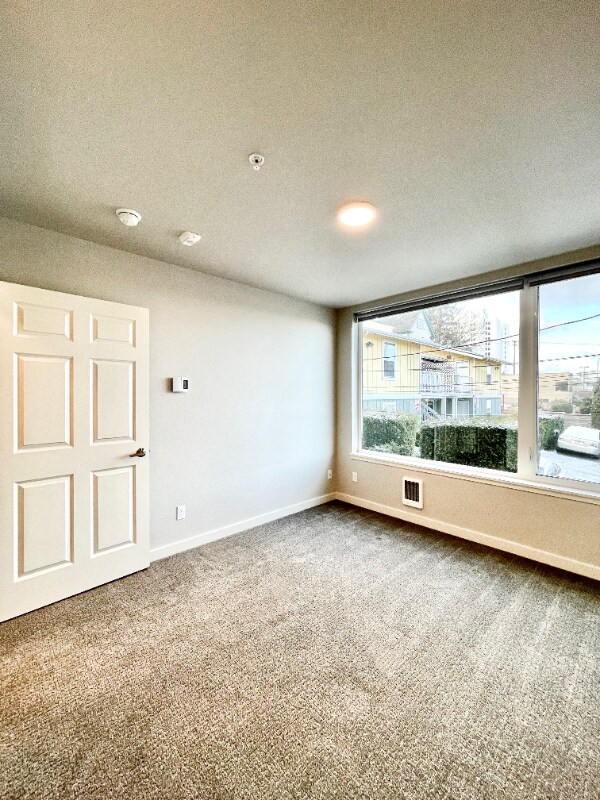 Building Photo - 1925 S I St