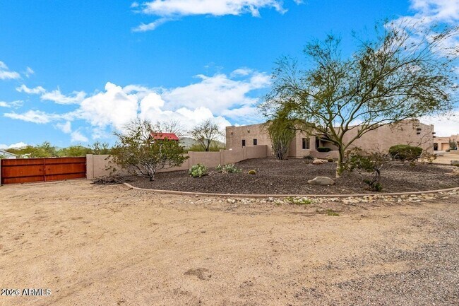 Building Photo - 1415 W Lavitt Ln