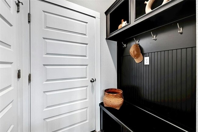 Building Photo - 7317 Travertine Spring Dr