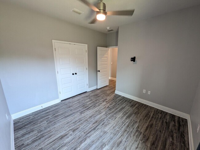Building Photo - 3565 Pearl Ct