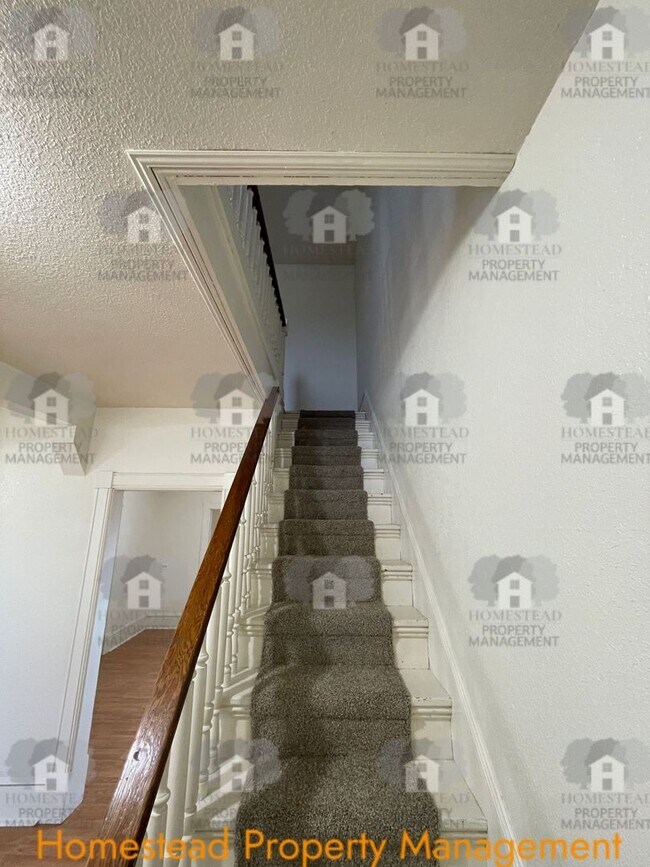 Building Photo - 321