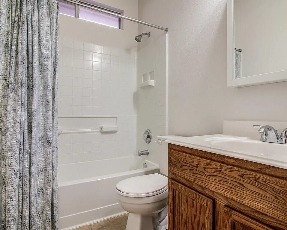 Building Photo - 305 Olmos Dr
