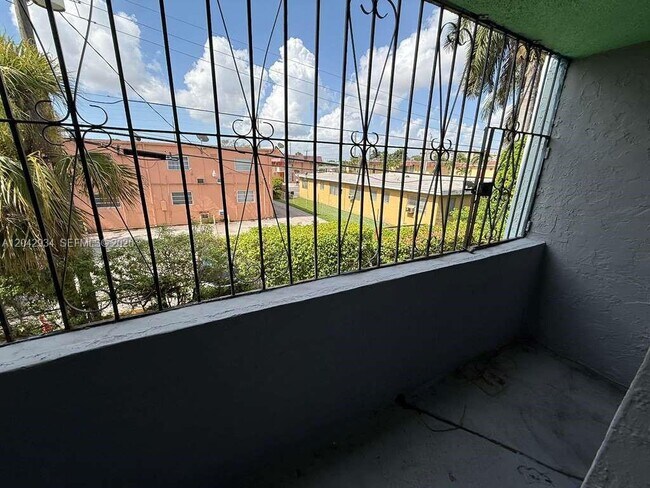 Building Photo - 4370 NW 11th St