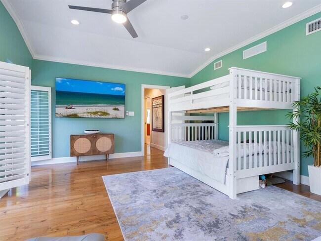 Building Photo - 606 Owl Way