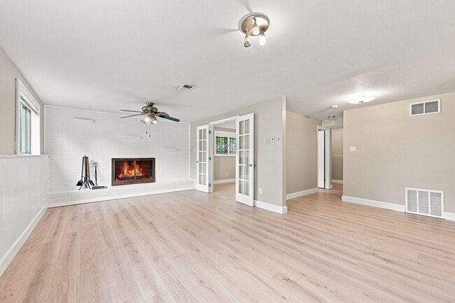 Building Photo - 3050 S Hobart Way