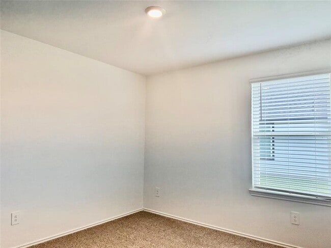 Building Photo - 2204 Laurel Bloom Ln
