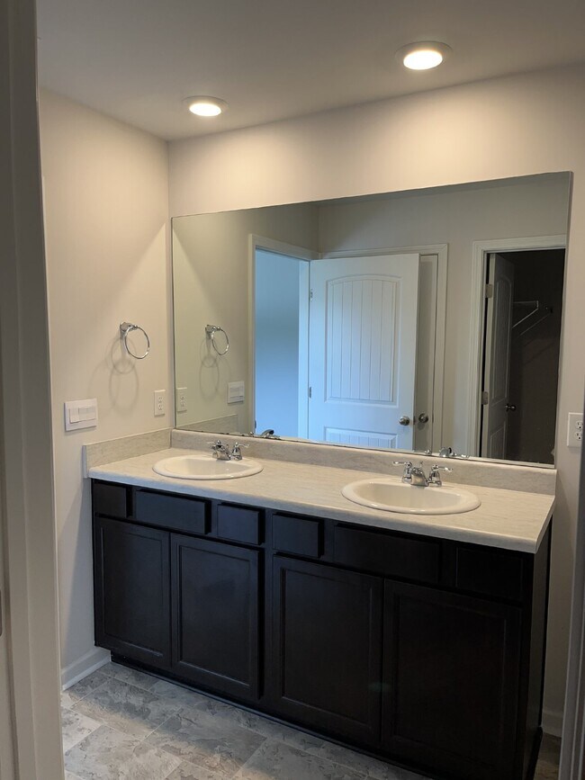 Building Photo - 7213 Carrie Ct