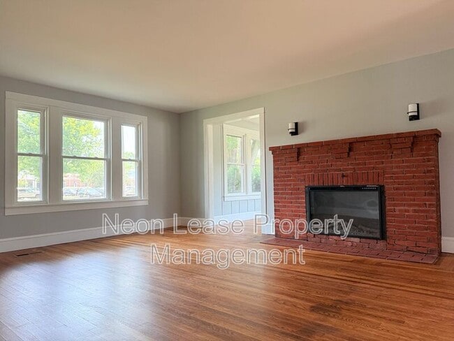 Building Photo - 880 S State St