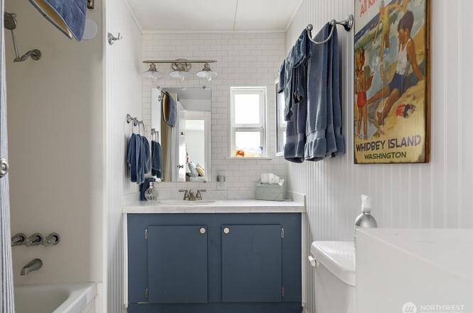 bathroom with shower and tub - 2552 La Verde St