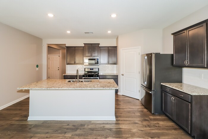 Building Photo - 415 Beau Tisdale Dr