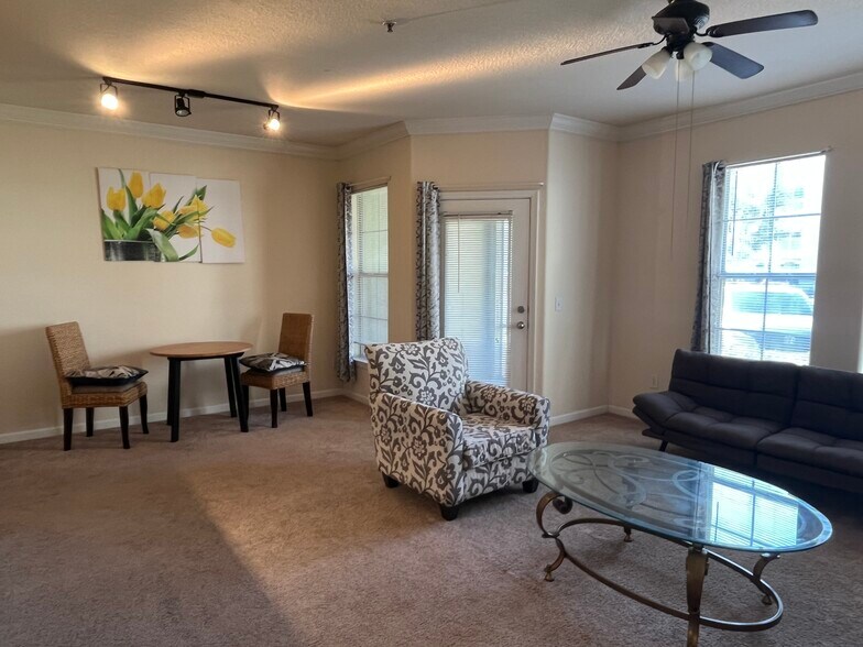 Building Photo - 8290 Gate Pky W