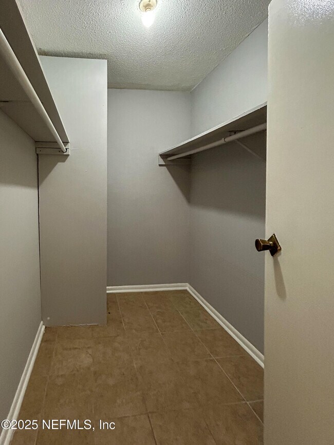 Building Photo - 1122 Woodruff Ave