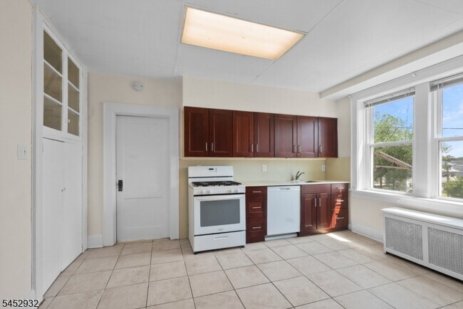Building Photo - 60 Elmwood Ave