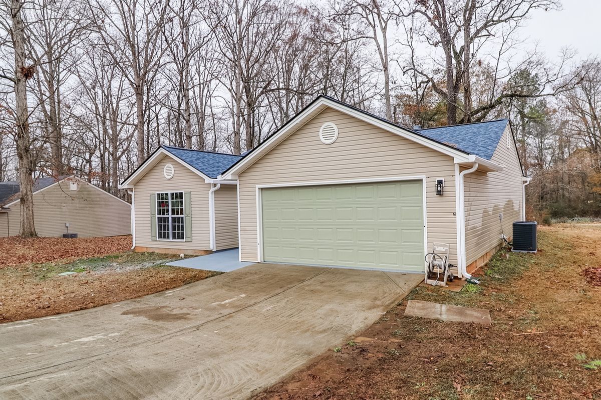 Building Photo - 1216 Dylan Way