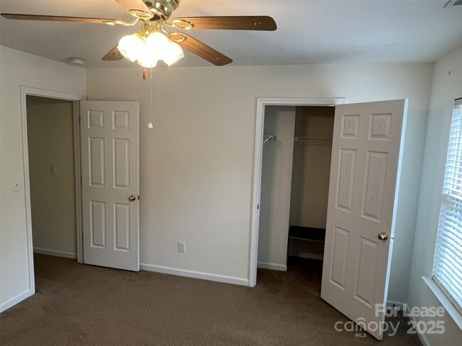 Building Photo - 688 Continental Dr