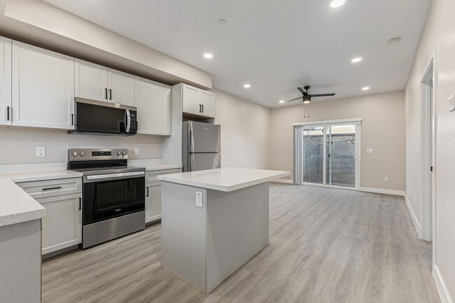 Building Photo - 1435 E Taylor St