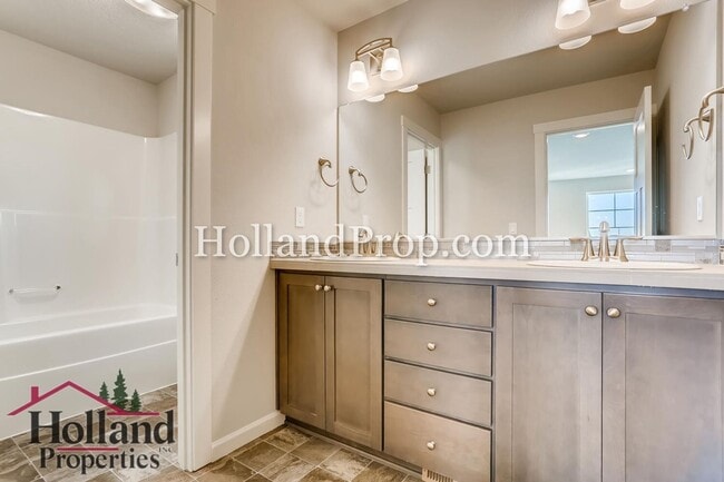 Building Photo - Modern Luxury Living Near Intel, Parks & Everything You Need!