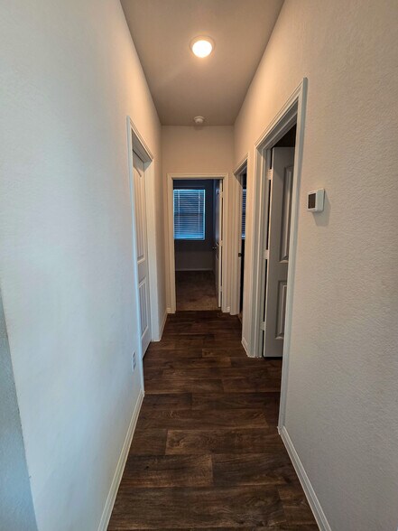 Building Photo - Room in House on Brody Ln