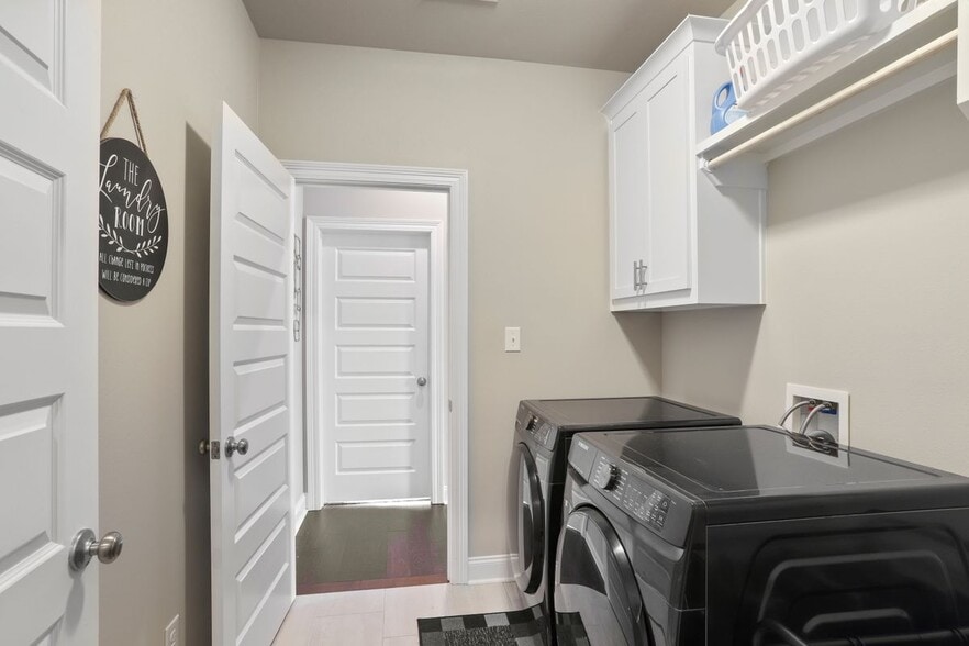 Building Photo - 825 Mano Myrtle Dr