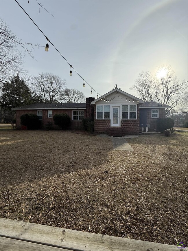 Building Photo - 5035 Housers Mill Rd