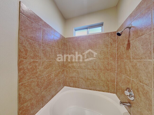 Building Photo - 2326 Loquat Ln