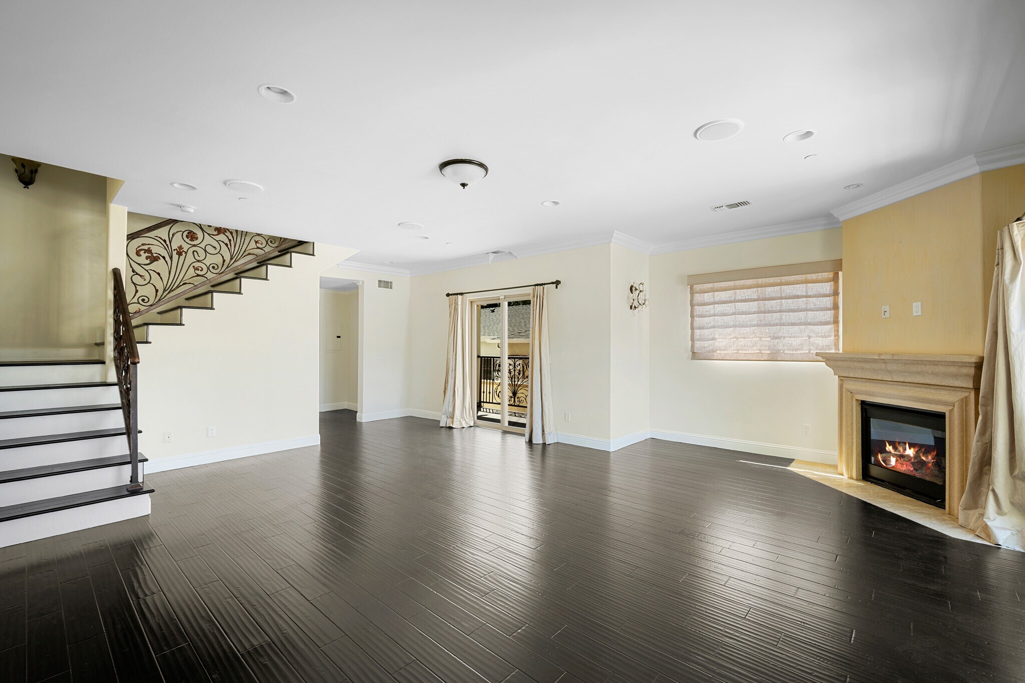 Building Photo - 750 E Orange Grove Ave