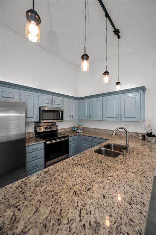 Building Photo - 3377 Crystal Ct E