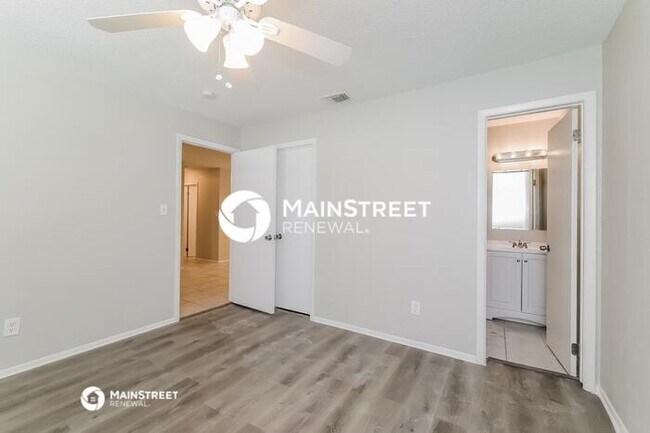 Building Photo - 3 Bedroom Pet-Friendly Home in OCOEE, FL with Main Street Renewal