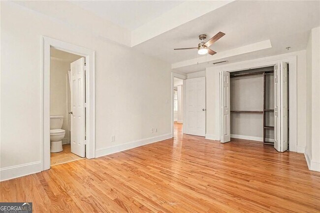 Building Photo - 2855 Peachtree Rd NE