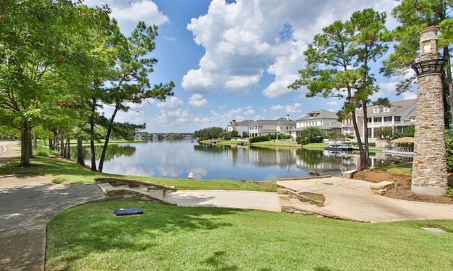 Building Photo - 15 E Breezy Way