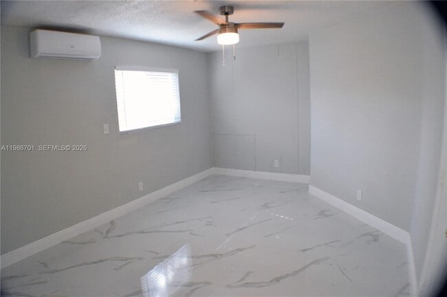 Building Photo - 622 NE 6th St