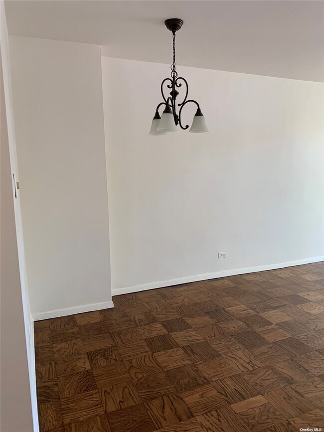 6120 Grand Central Pkwy 6120 Grand Central Pkwy Queens NY 11375