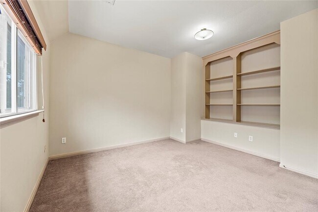 Building Photo - 203 Jewel Park Ln
