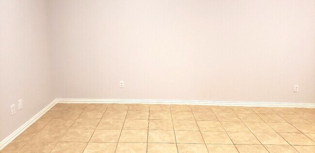 Building Photo - 3304 Twp Grove Ln