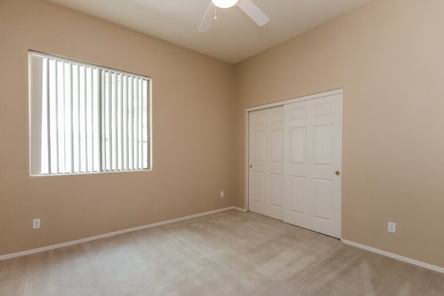Building Photo - 2107 S Sabrina