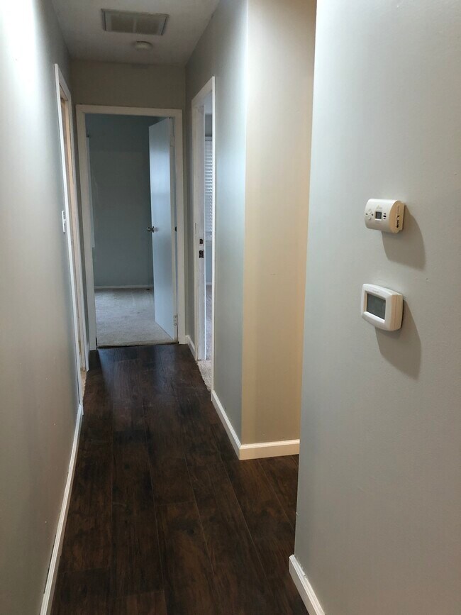 Building Photo - 1509 E 18th St