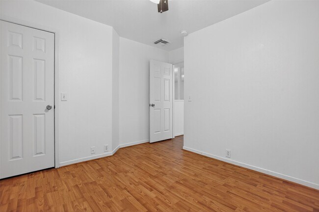 Building Photo - 17627 S Summit Canyon Dr