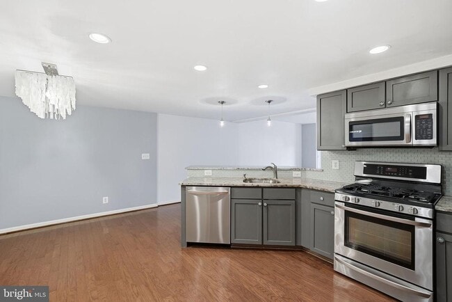 Building Photo - 1603 N Van Dorn St